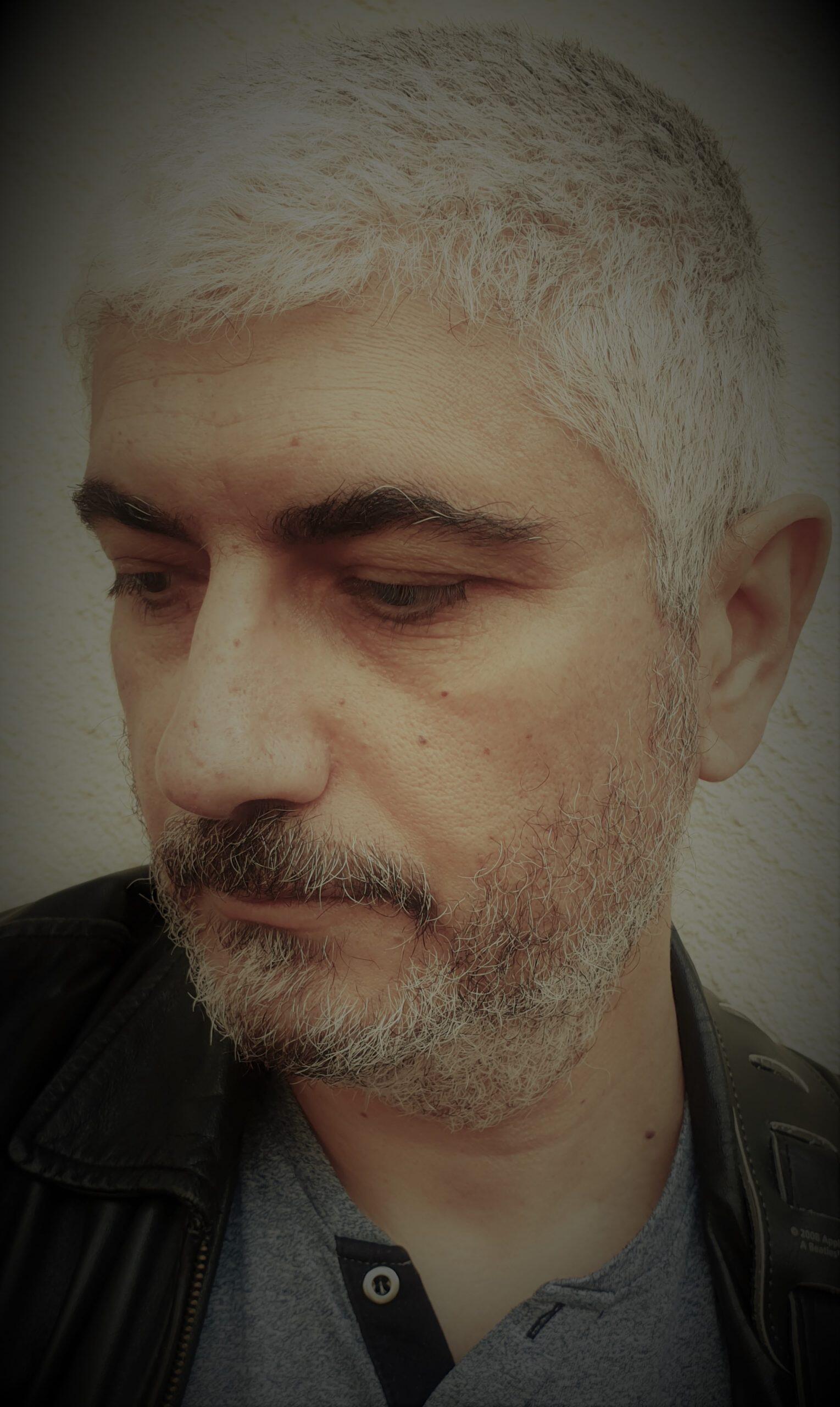 An Eclectic Artist who is Consolidating his Name in Progressive Rock, Singer and Songwriter Robert Durante Is Back with A New Album to Win the Hearts of Many Rock Fans Around the World.