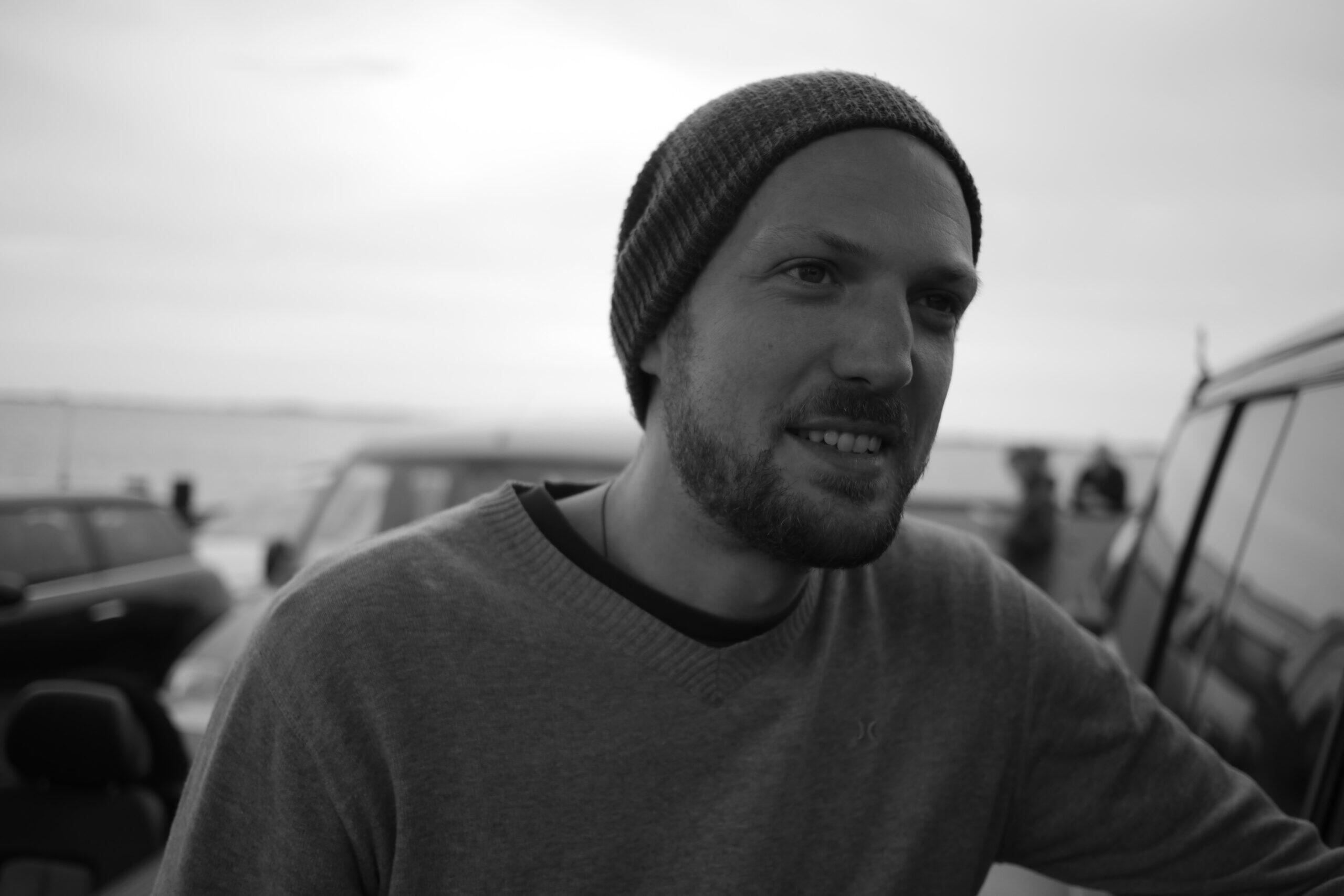 BREACS Releases Debut Album Under Low Pressure – An Immersive Journey Through Electronic Sounds and Urban Beats