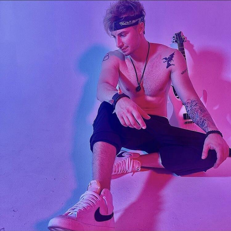 Channeling Distinct 80s Hard Rock with Modern Pop Rhythms: Singer-Songwriter S'ain't Anthony Stuns with Debut Album