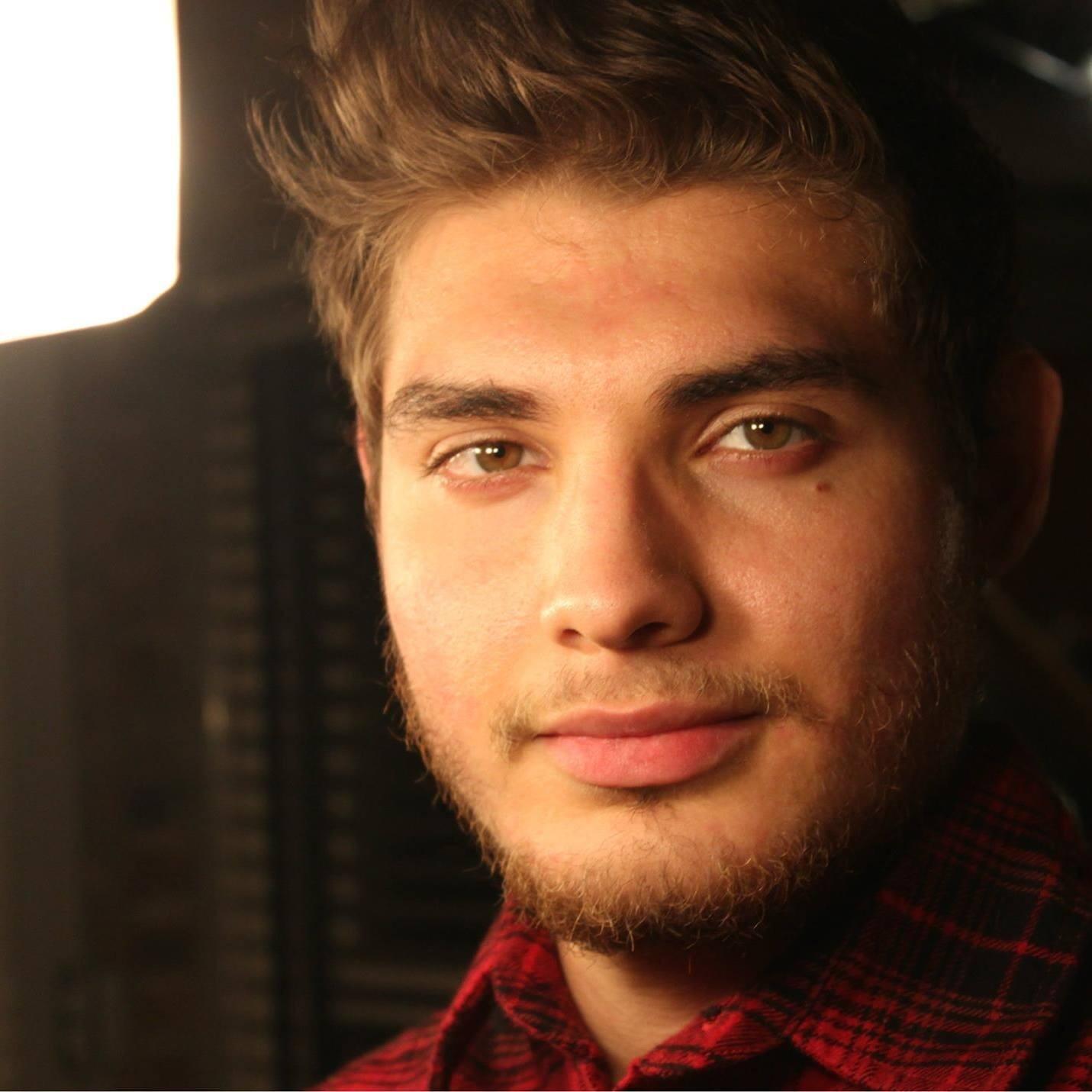Intimate Acoustic Rhythms and Soul-Touching Songwriting – American Indie Artist Alec Leon Drops Profound New Single