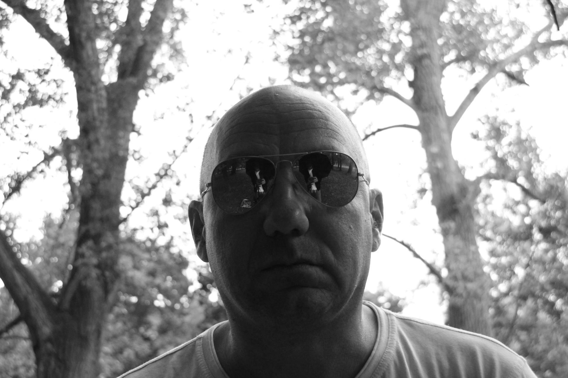 Meet Rob W: Merging Electric Pop with Storytelling from Vienna