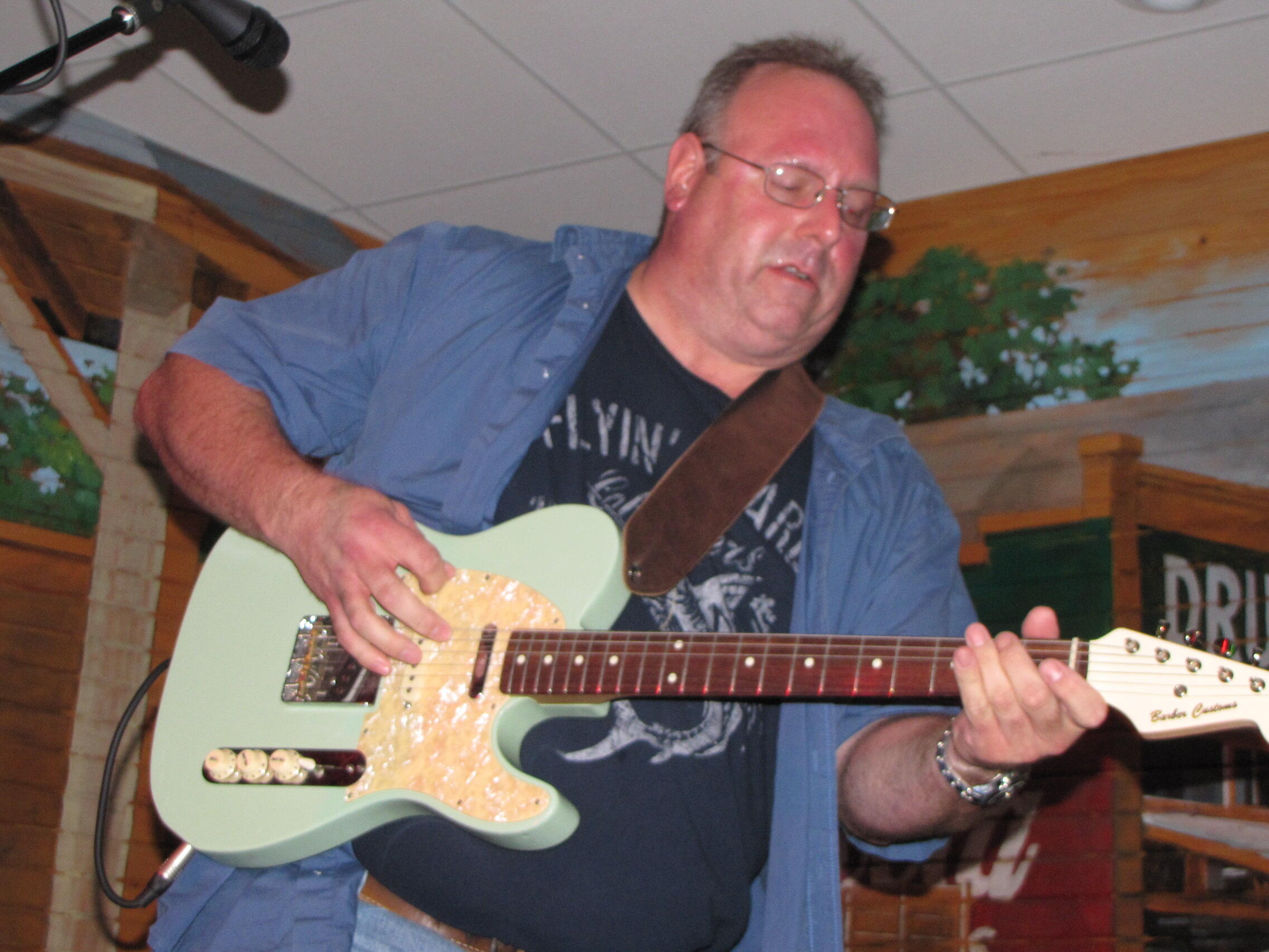 Shannon Baker Invigorates Listeners With His Heartfelt Country and Folk Tunes