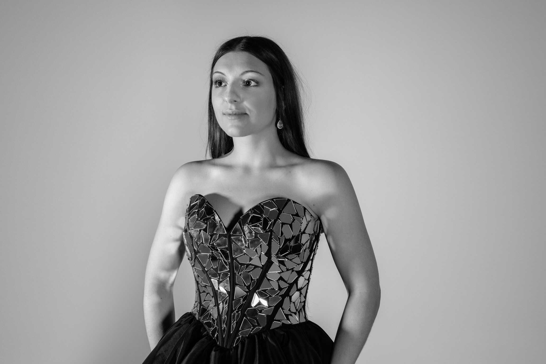Singer/Songwriter Bri Taylor Gray Releases EP Titled 'Fragments'
