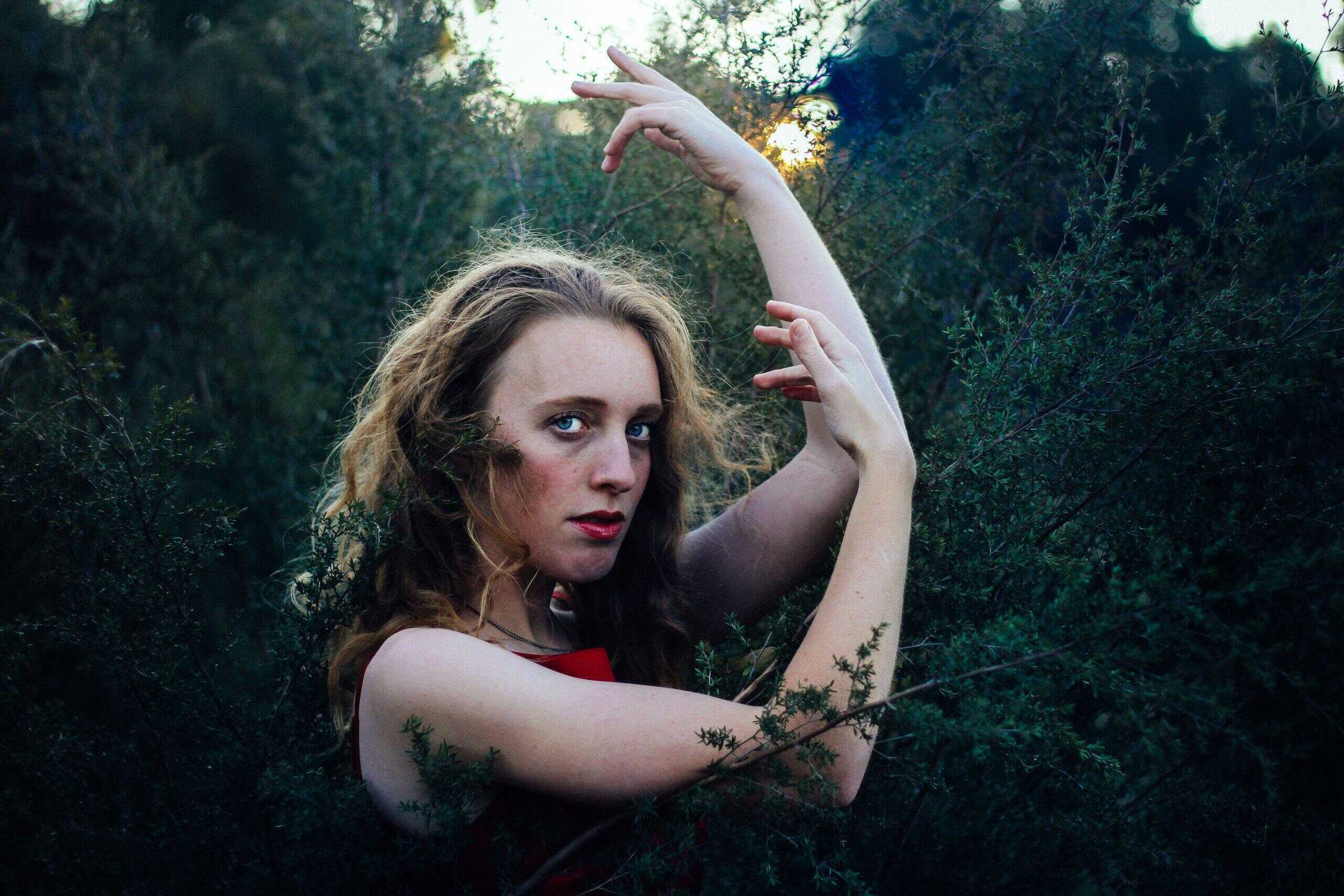 The Beginning of a New Music Era: Isobel Knight Brings Out Her Newest Single "Conversationalist"