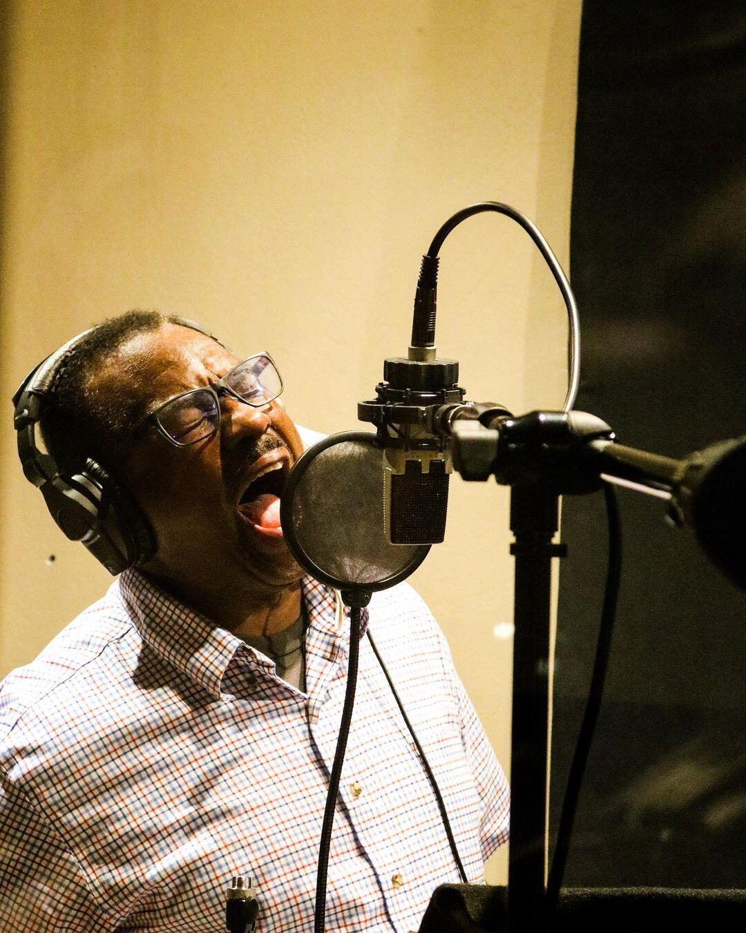 Uplifting Listeners with Upbeat Dance and R&amp;B Music: Emerging Artist Dewaine G Jackson Releases New Single